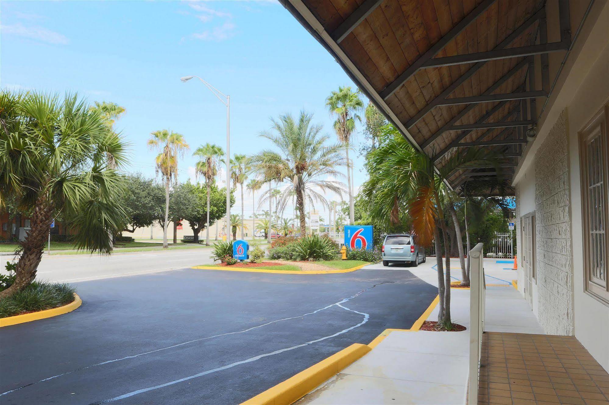 Motel 6-Cutler Bay, Fl מראה חיצוני תמונה