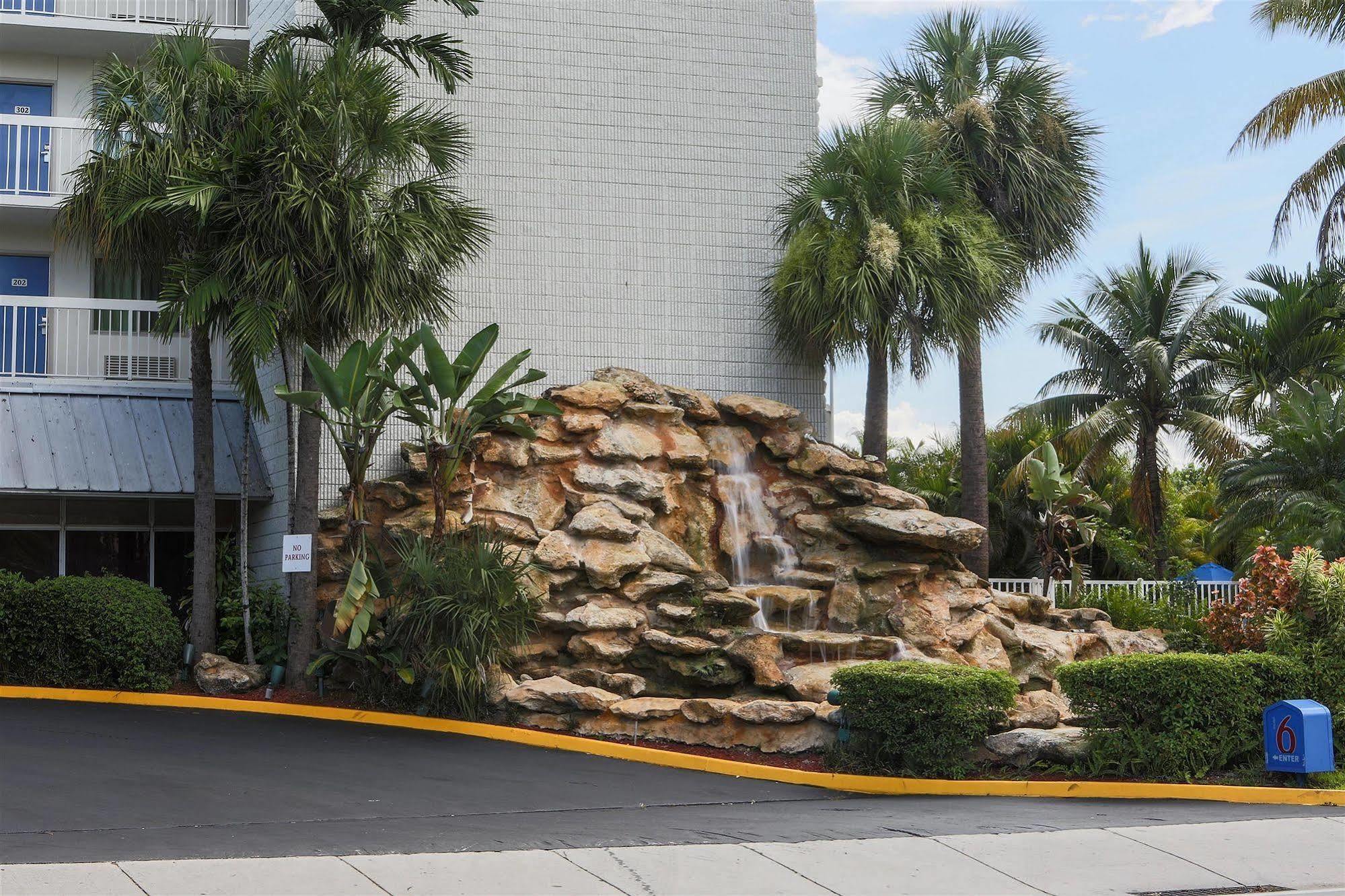 Motel 6-Cutler Bay, Fl מראה חיצוני תמונה